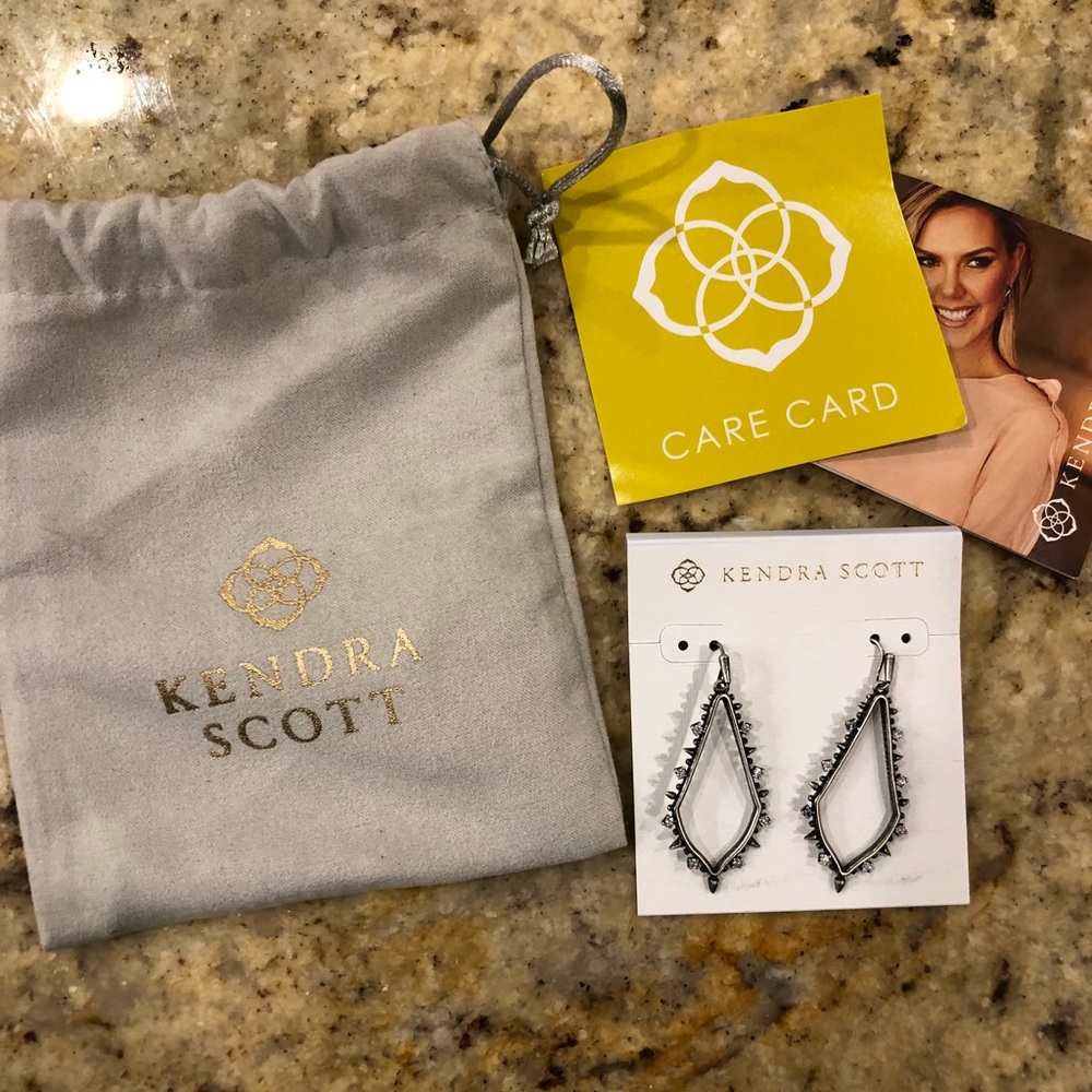 NEW Kendra Scott earrings